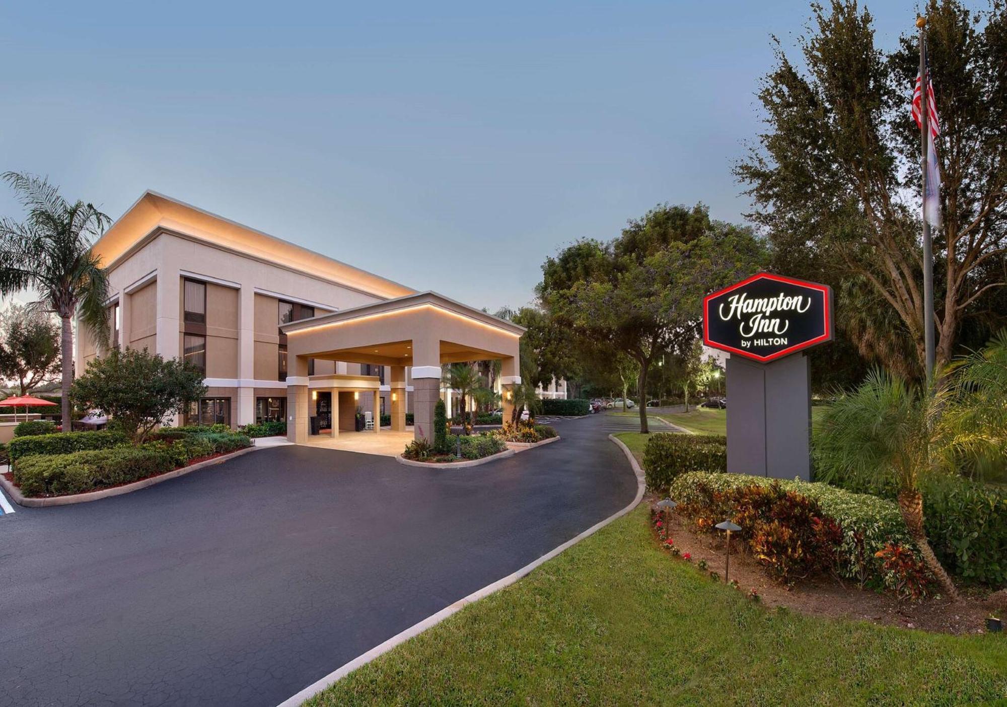 Hampton Inn Naples - I-75 Vineyards Экстерьер фото