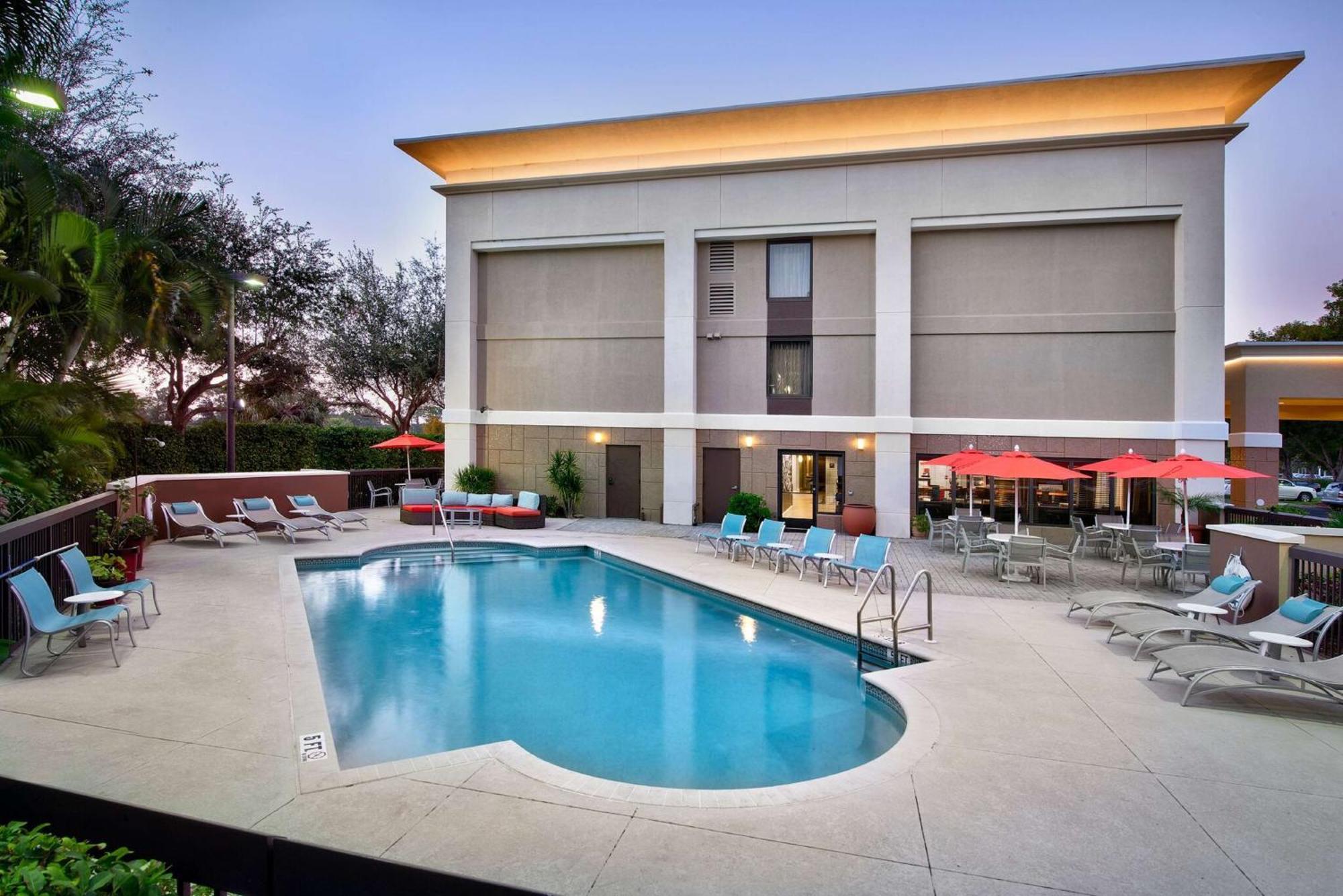 Hampton Inn Naples - I-75 Vineyards Экстерьер фото