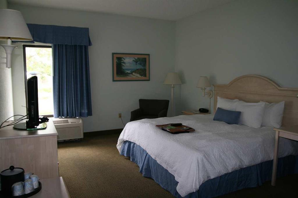 Hampton Inn Naples - I-75 Vineyards Номер фото