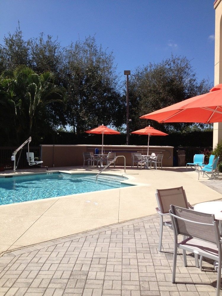 Hampton Inn Naples - I-75 Vineyards Экстерьер фото